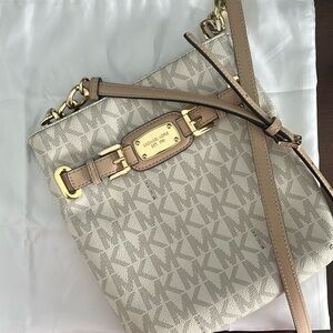 Michael Kors Crossbody - Vanilla with Gold Hardware